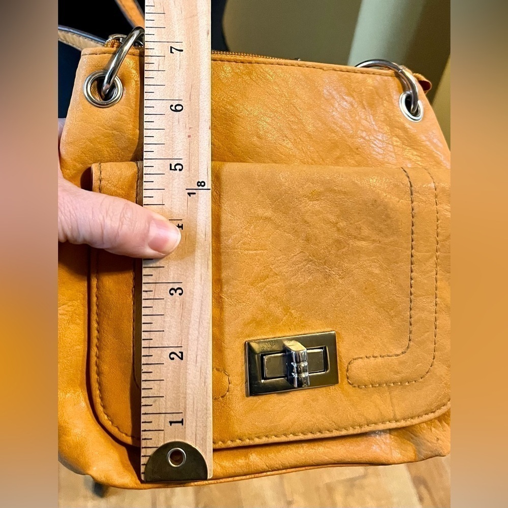 Bueno VTG Mustard Yellow Leather Crossbody Purse Silver Turn Lock Shoulder Bag - Picture 10 of 12